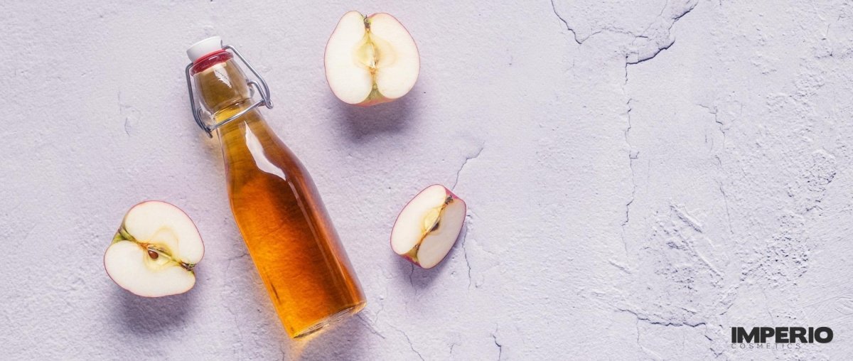 Saure Rinse mit Apfelessig - so bekommst Du perfekte Haare - IMPERIO COSMETICS